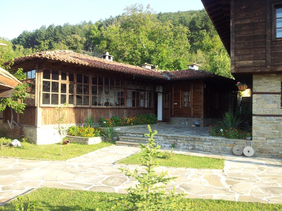 Hotel Кьща За Гости Свети Никола Zheravna Esterno foto